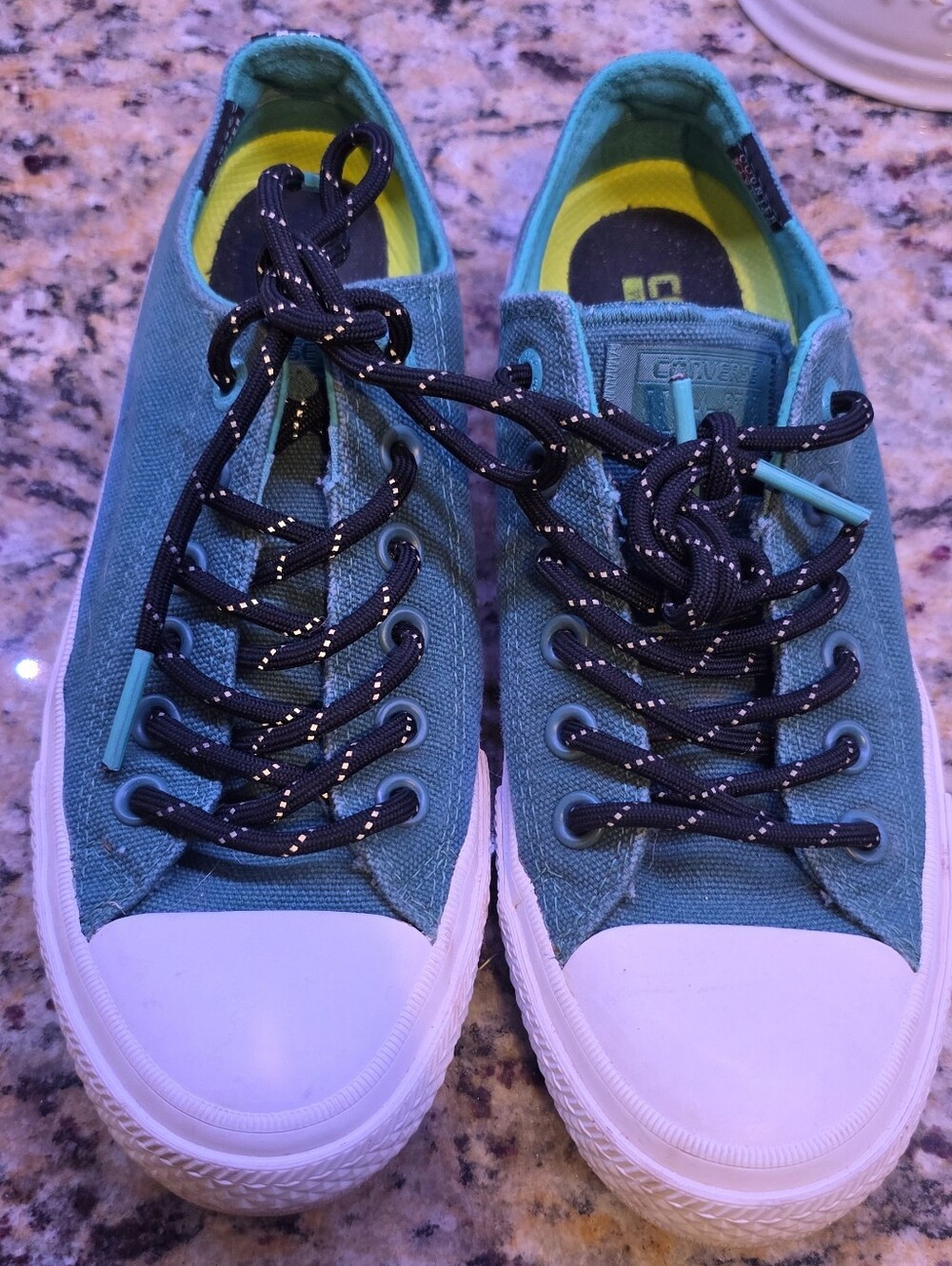Converse Chuck Taylor All Star II Low Top Sneakers